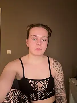 LisaFreierxx online show from February 27, 10:21 pm