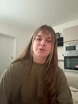 Snapshot of LisaFreierxx chatting on August 7, 3:03 pm LisaFreierxx online show from August 7, 3:03 pm
