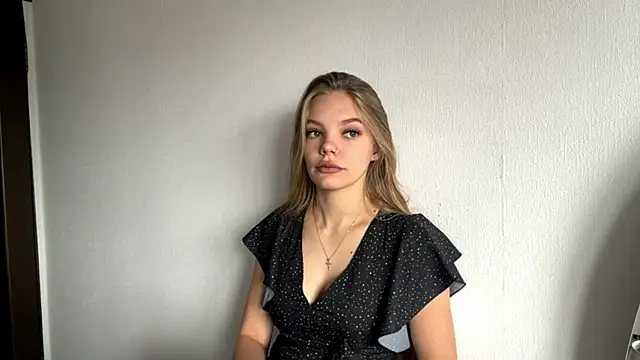 SweetAmelia69 online show from November 5, 6:02 am