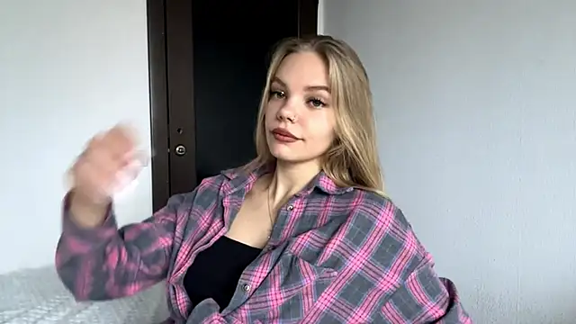 SweetAmelia69 online show from November 13, 6:01 am