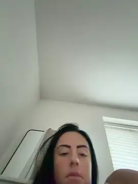 Snapshot of Bethrae25 chatting on June 16, 7:27 pm Bethrae25 online show from June 16, 7:27 pm
