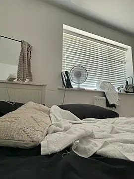 Snapshot of Bethrae25 chatting on June 26, 11:03 am Bethrae25 online show from June 26, 11:03 am