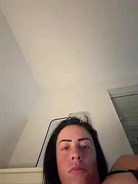 Snapshot of Bethrae25 chatting on July 15, 9:42 pm Bethrae25 online show from July 15, 9:42 pm