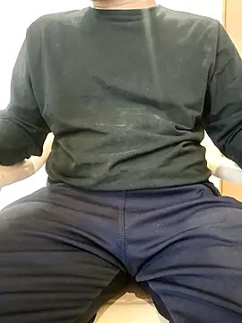 Snapshot of funnyboy_069 chatting on February 13, 3:46 am funnyboy 069 online show from February 13, 3:46 am