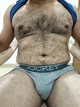 Snapshot of funnyboy_069 chatting on March 18, 2:20 pm funnyboy 069 online show from March 18, 2:20 pm