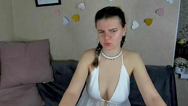 Snapshot of Zorianaa chatting on May 10, 9:09 pm Zorianaa online show from May 10, 9:09 pm