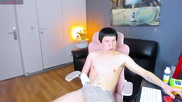 Snapshot of CutieKai_ chatting on April 9, 9:53 pm CutieKai online show from April 9, 9:53 pm