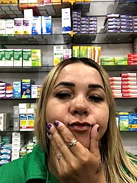 Snapshot of imoly_ chatting on November 4, 12:26 pm imoly online show from November 4, 12:26 pm