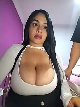 Snapshot of AngelsCouple- chatting on May 31, 9:16 pm AngelsCouple- online show from May 31, 9:16 pm
