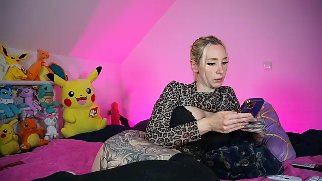 Snapshot of StellaCinderella chatting on October 22, 1:33 pm StellaCinderella online show from October 22, 1:33 pm