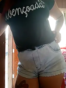 ruiviinhaah online show from February 22, 7:23 pm