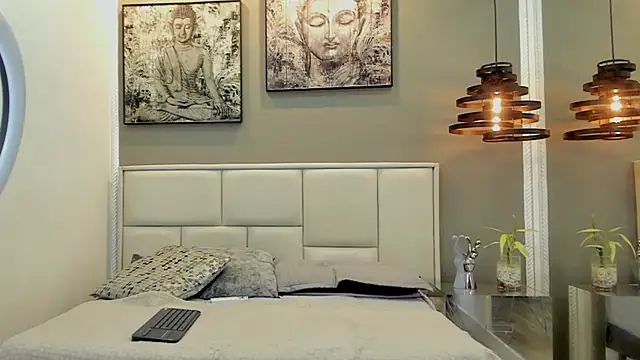 Snapshot of kendra_london chatting on June 10, 12:11 am kendra london online show from June 10, 12:11 am