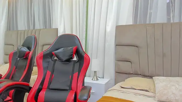 maddy  moon online show from March 14, 7:52 pm