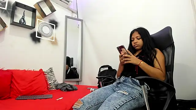 Snapshot of YuleimysAndAlex chatting on November 5, 3:17 am YuleimysAndAlex online show from November 5, 3:17 am