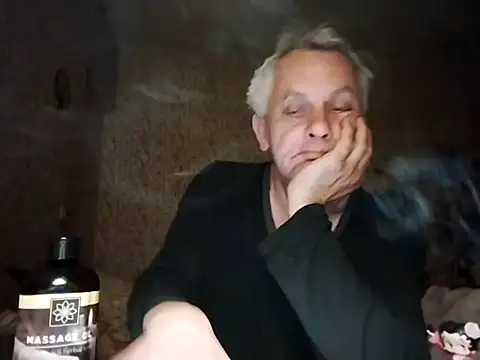 Snapshot of Naturi6 chatting on May 6, 1:03 am Naturi6 online show from May 6, 1:03 am
