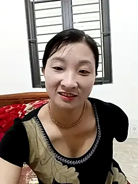 wees-lind online show from March 8, 1:47 am