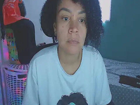 Snapshot of shayna_cute chatting on June 19, 8:01 pm shayna cute online show from June 19, 8:01 pm