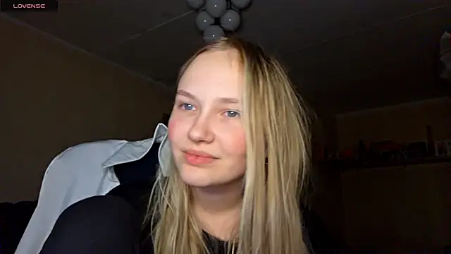 KarinRobertson online show from February 27, 4:07 pm