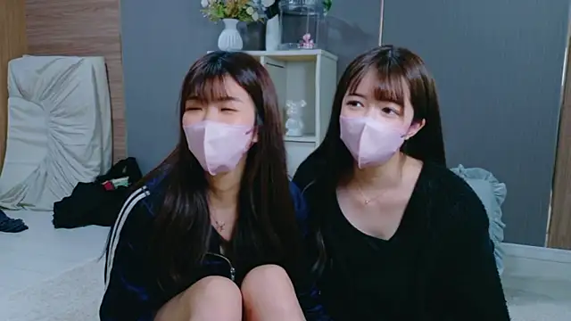 Snapshot of oto-X-cup chatting on November 9, 11:52 am oto-X-cup online show from November 9, 11:52 am