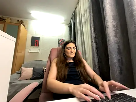 HelgaMun online show from November 13, 5:50 am