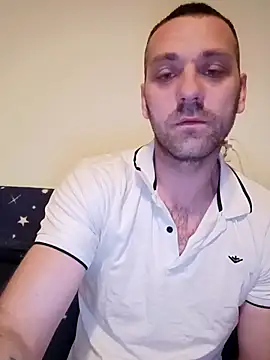 Snapshot of Baiat_Finut1 chatting on November 10, 2:43 am Baiat Finut1 online show from November 10, 2:43 am
