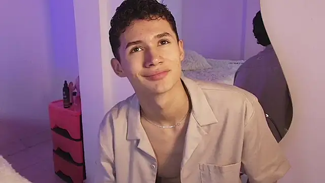 Snapshot of Eiden_Blake chatting on December 15, 11:42 pm Eiden Blake online show from December 15, 11:42 pm