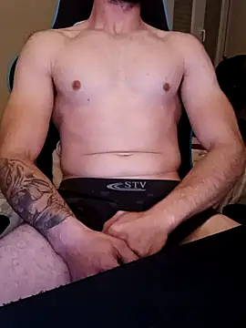 Snapshot of alberto_g93 chatting on December 14, 2:28 am alberto g93 online show from December 14, 2:28 am