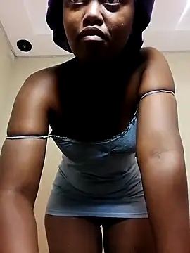 Snapshot of SweetSavage18 chatting on December 1, 12:26 am SweetSavage18 online show from December 1, 12:26 am