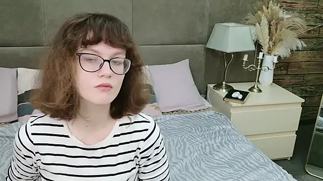 Snapshot of KathleenDioiz chatting on November 9, 11:19 am KathleenDioiz online show from November 9, 11:19 am