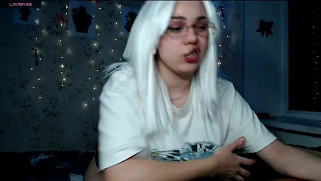 Snapshot of KotiK_meov chatting on November 23, 5:46 pm KotiK meov online show from November 23, 5:46 pm