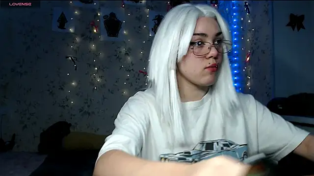 Snapshot of KotiK_meov chatting on November 24, 4:29 pm KotiK meov online show from November 24, 4:29 pm