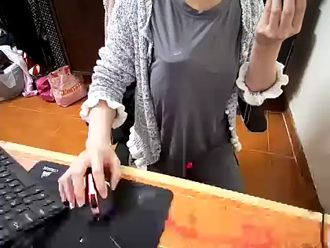 Snapshot of ---Lusi03--- chatting on February 4, 10:32 am ---Lusi03--- online show from February 4, 10:32 am