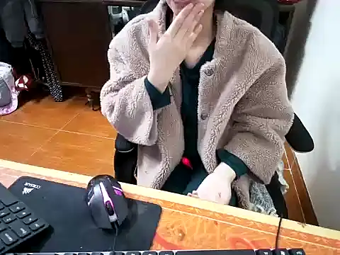 Snapshot of ---Lusi03--- chatting on February 10, 3:27 pm ---Lusi03--- online show from February 10, 3:27 pm