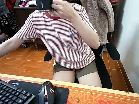 Snapshot of ---Lusi03--- chatting on February 16, 3:52 pm ---Lusi03--- online show from February 16, 3:52 pm