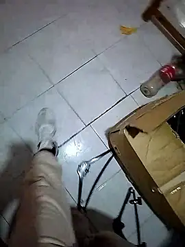 Snapshot of Exquisito423 chatting on December 18, 8:15 pm Exquisito423 online show from December 18, 8:15 pm