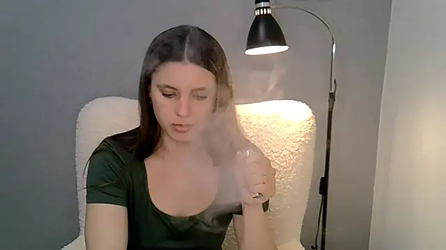 Snapshot of KiraHoney chatting on May 17, 4:58 pm KiraHoney online show from May 17, 4:58 pm