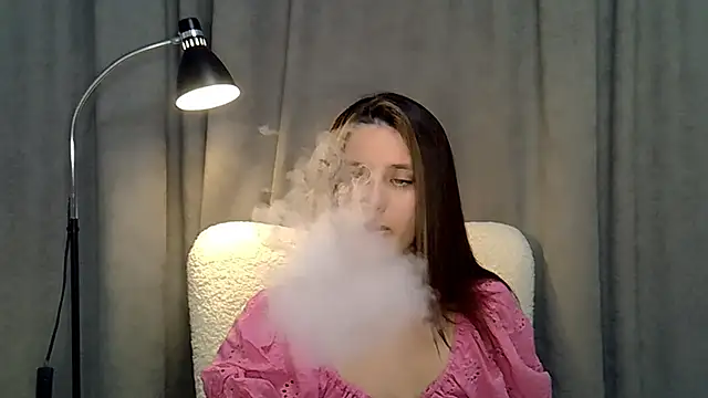 Snapshot of KiraHoney chatting on June 23, 7:34 pm KiraHoney online show from June 23, 7:34 pm