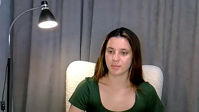 Snapshot of KiraHoney chatting on June 25, 10:03 pm KiraHoney online show from June 25, 10:03 pm