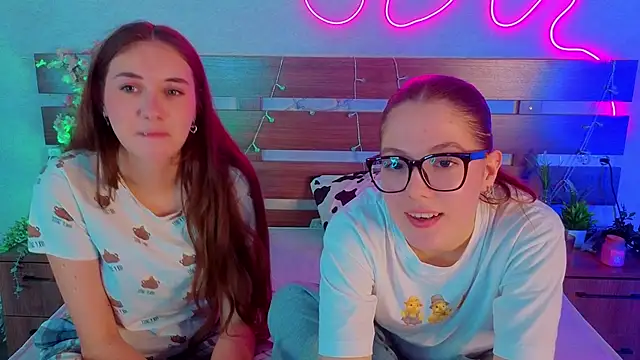 Snapshot of MargaretMorris chatting on December 15, 12:42 pm MargaretMorris online show from December 15, 12:42 pm