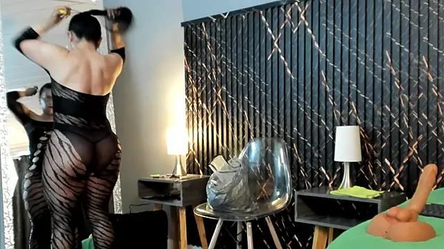 Snapshot of clara_heat chatting on July 22, 7:05 pm clara heat online show from July 22, 7:05 pm