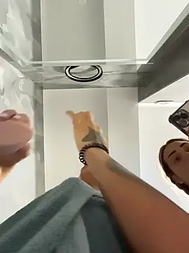 Snapshot of VickyM99 chatting on December 14, 8:09 am VickyM99 online show from December 14, 8:09 am