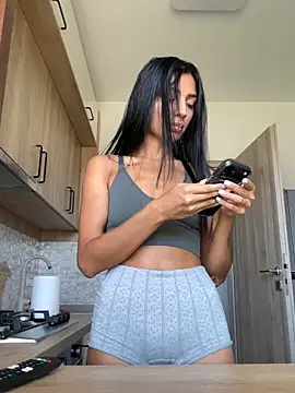 Snapshot of VickyM99 chatting on June 29, 9:37 am VickyM99 online show from June 29, 9:37 am