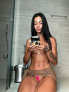 Snapshot of VickyM99 chatting on July 9, 5:44 am VickyM99 online show from July 9, 5:44 am