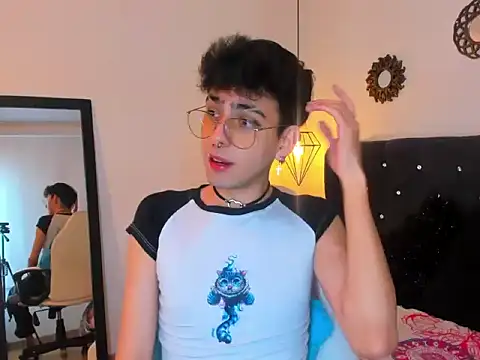 Snapshot of DeimondX chatting on November 8, 1:22 pm DeimondX online show from November 8, 1:22 pm