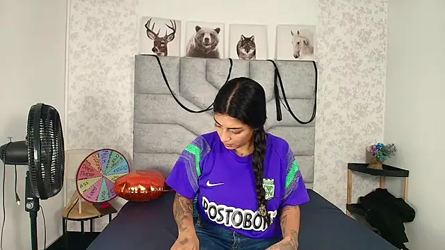 Snapshot of KimberlyFox_t chatting on July 17, 12:23 pm KimberlyFox t online show from July 17, 12:23 pm