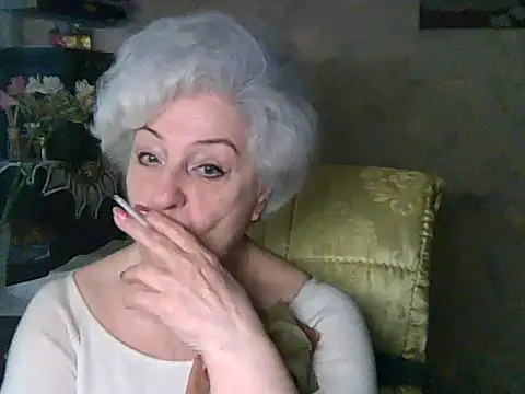 Snapshot of ValeriaKroww chatting on May 6, 5:57 am ValeriaKroww online show from May 6, 5:57 am