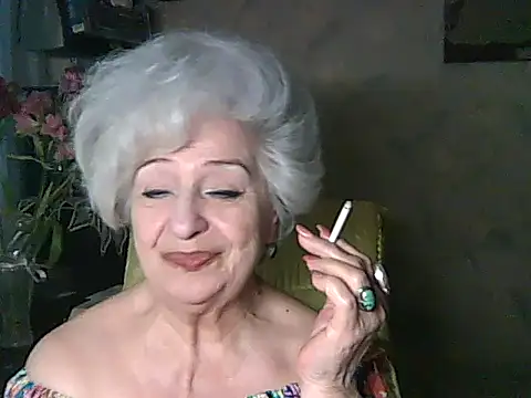 Snapshot of ValeriaKroww chatting on June 5, 6:52 am ValeriaKroww online show from June 5, 6:52 am