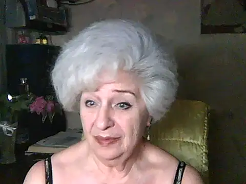 Snapshot of ValeriaKroww chatting on June 14, 5:04 pm ValeriaKroww online show from June 14, 5:04 pm