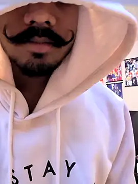 Snapshot of skinnydddue chatting on November 3, 6:31 pm skinnydddue online show from November 3, 6:31 pm