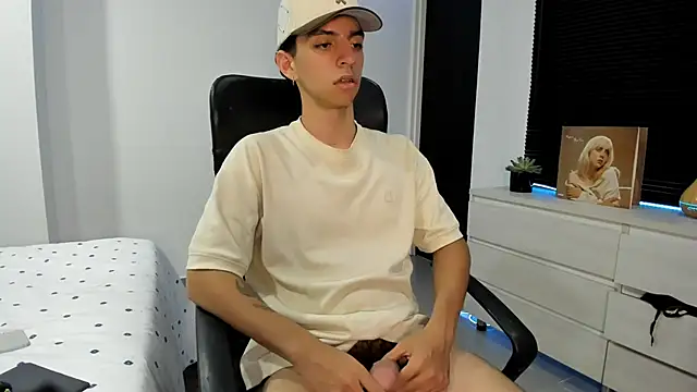 Snapshot of _rhys_jagger chatting on November 12, 1:17 am rhys jagger online show from November 12, 1:17 am